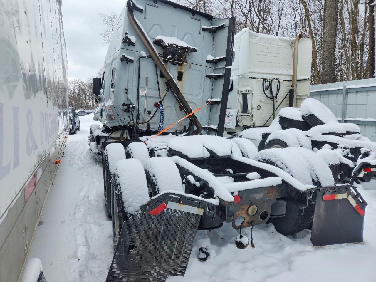 2014 Freigliner 2014 Freightliner Cascadia Semi Truck