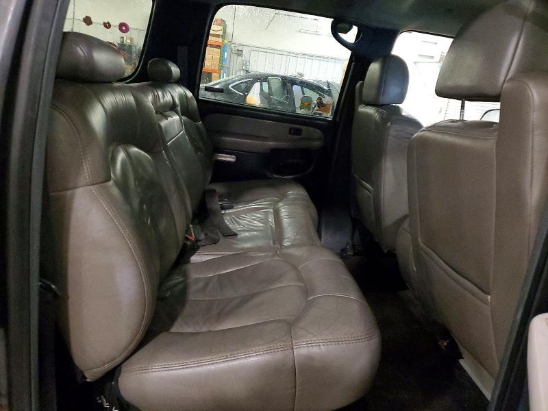 2002 Chevrolet Suburban 1