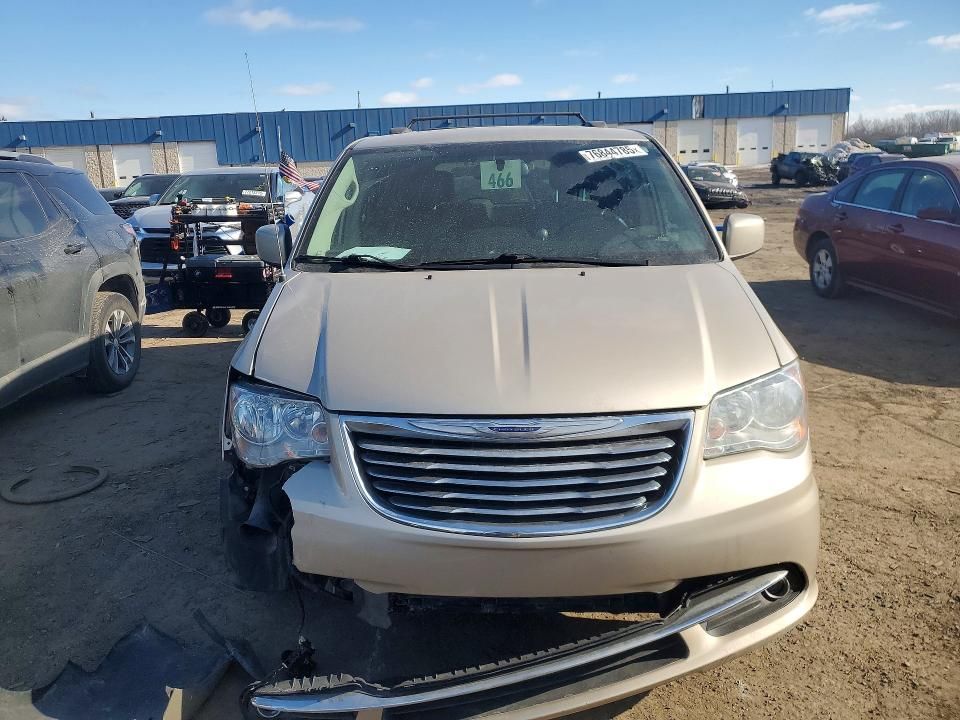 2016 Chrysler Town & Country Touring