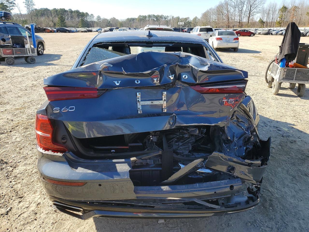 2021 Volvo S60 T5 R-design