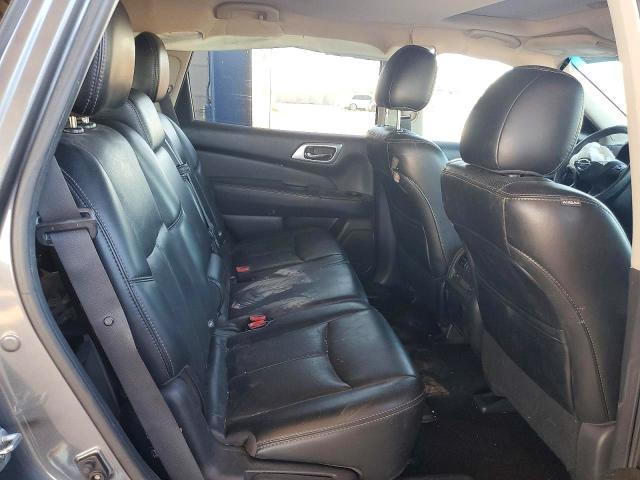 2016 Nissan Pathfinder s