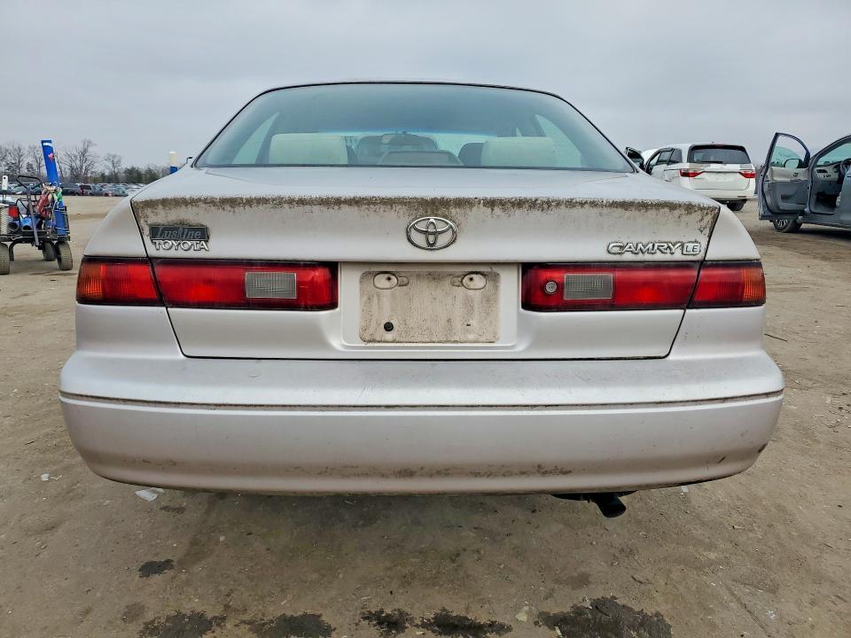 1999 Toyota Camry le