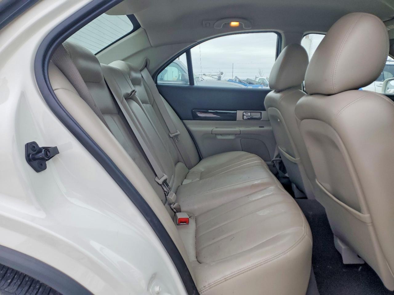 2003 Lincoln Townhouse LS