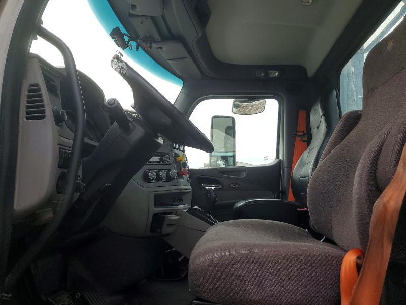 2017 Peterbilt 579 Semi Truck
