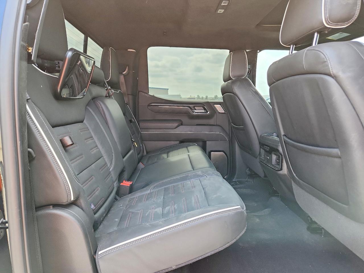 2024 GMC Sierra K1500 AT4X