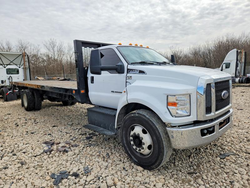 2018 Ford F750 Super Duty Flatbed Truck