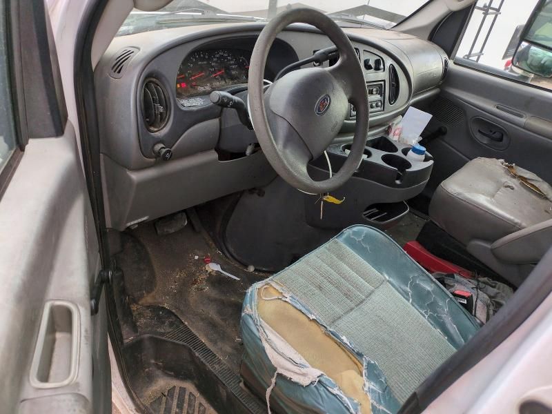 2006 Ford E350 BOX Truck