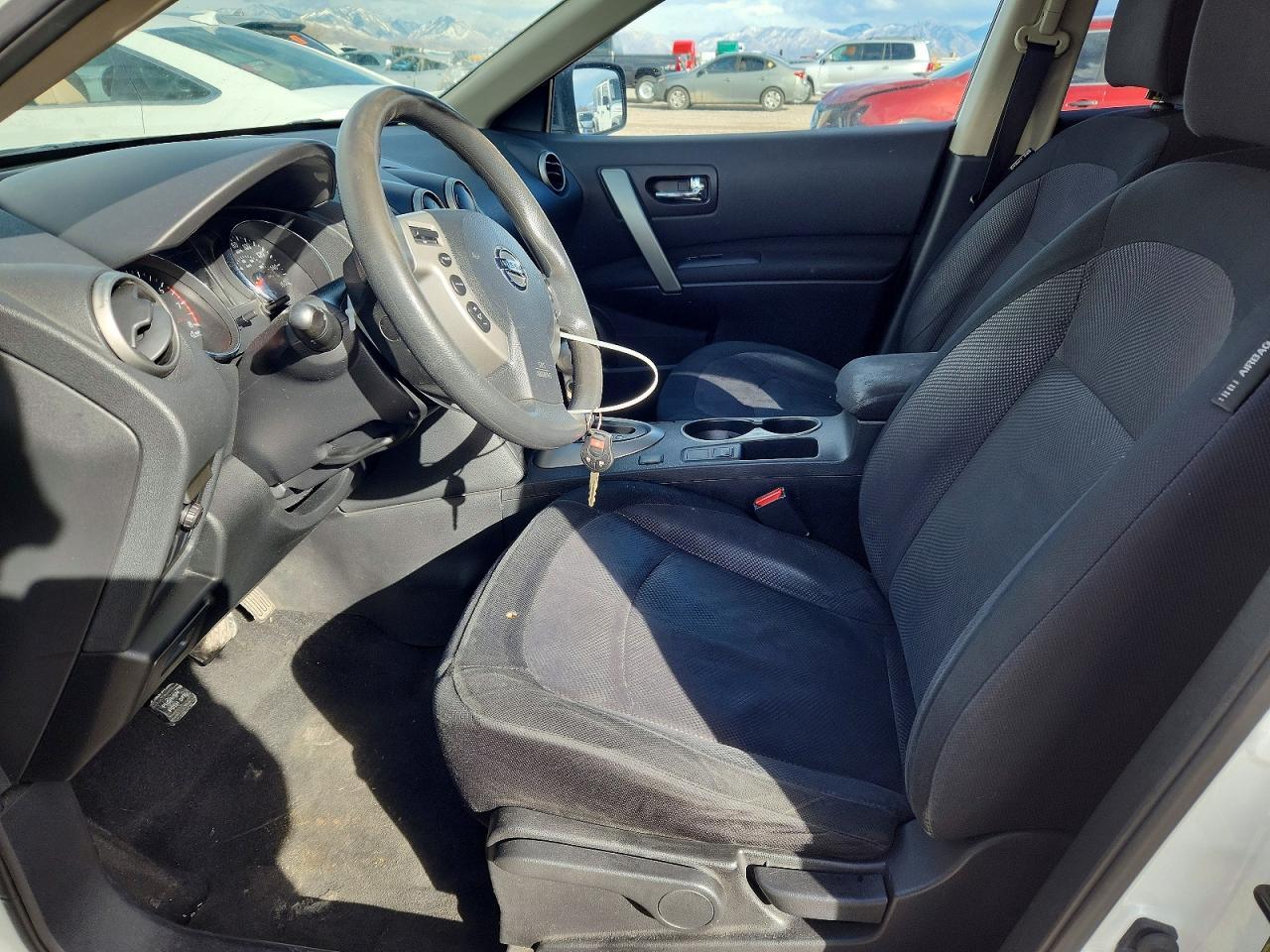 2012 Nissan Rogue s