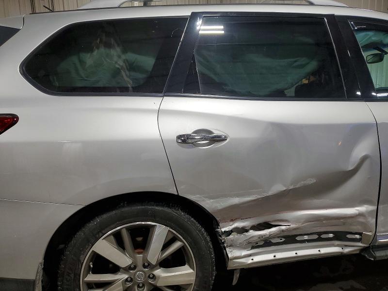 2015 Nissan Pathfinder s