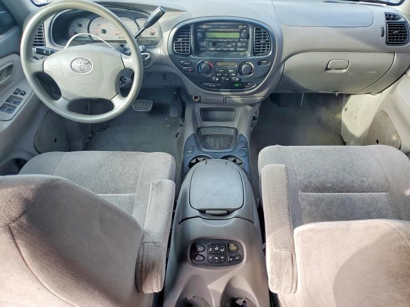 2004 Toyota Sequoia SR5