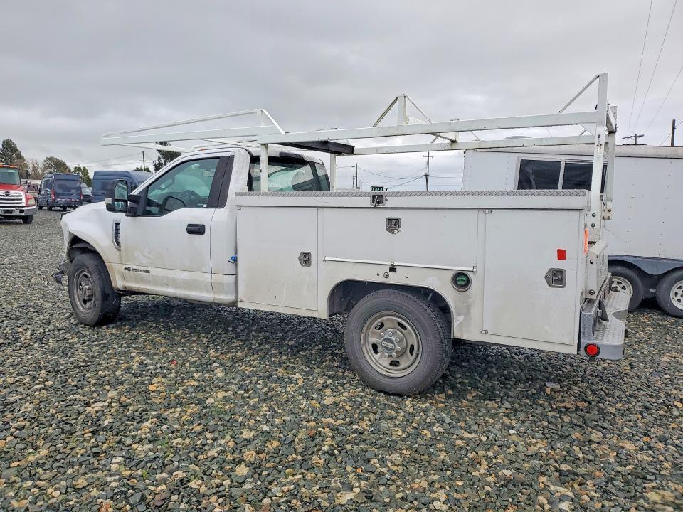 2017 Ford F350 Super Duty Utility / Service Truck