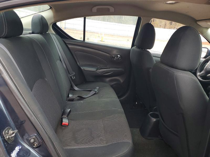 2017 Niss Versa s