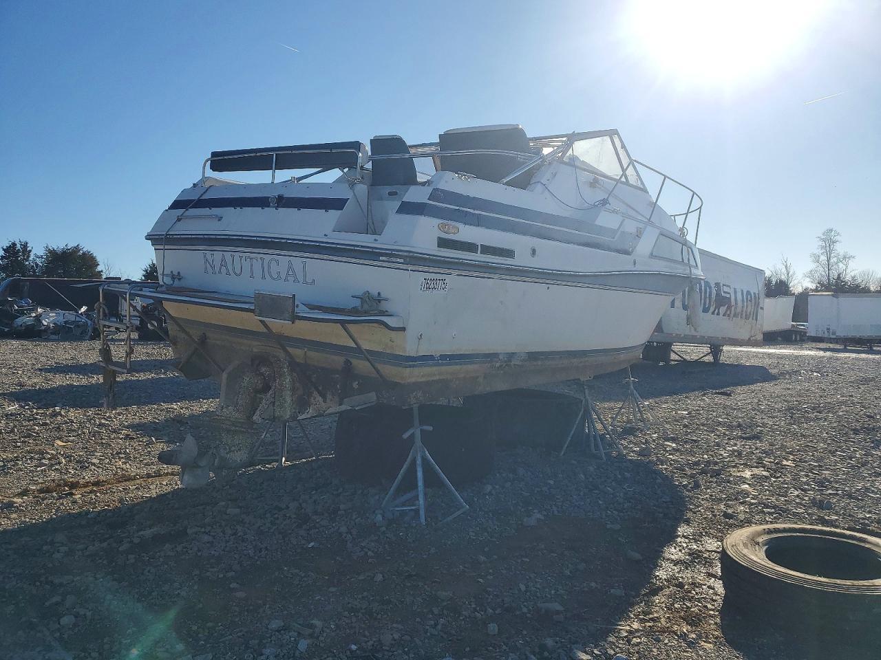 1989 Carver Yachts Boat