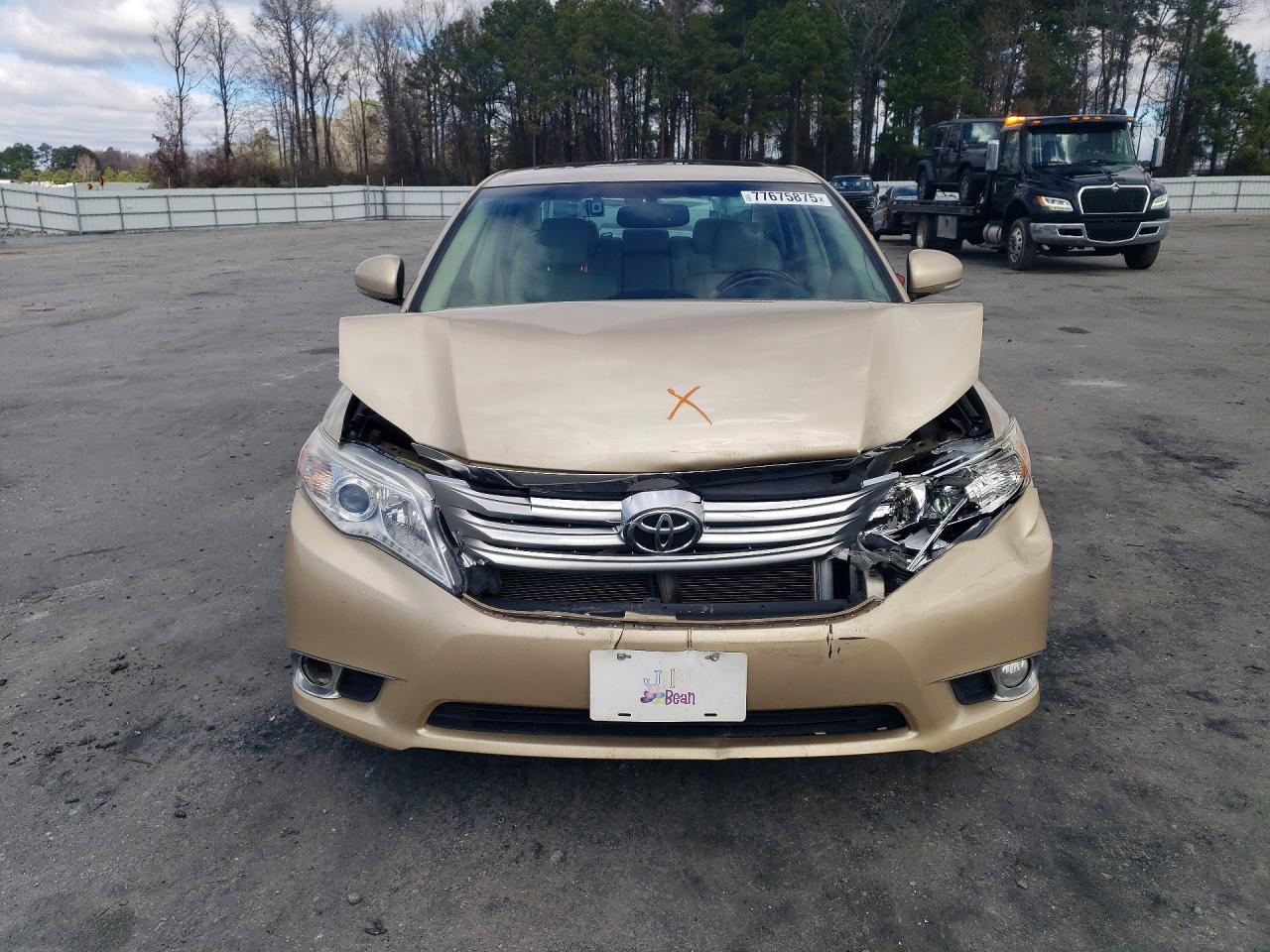 2012 Toyota Avalon Base