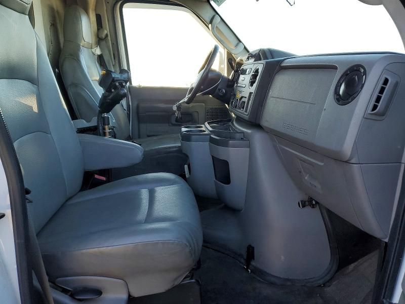 2014 Ford E350 Utility / Service Truck