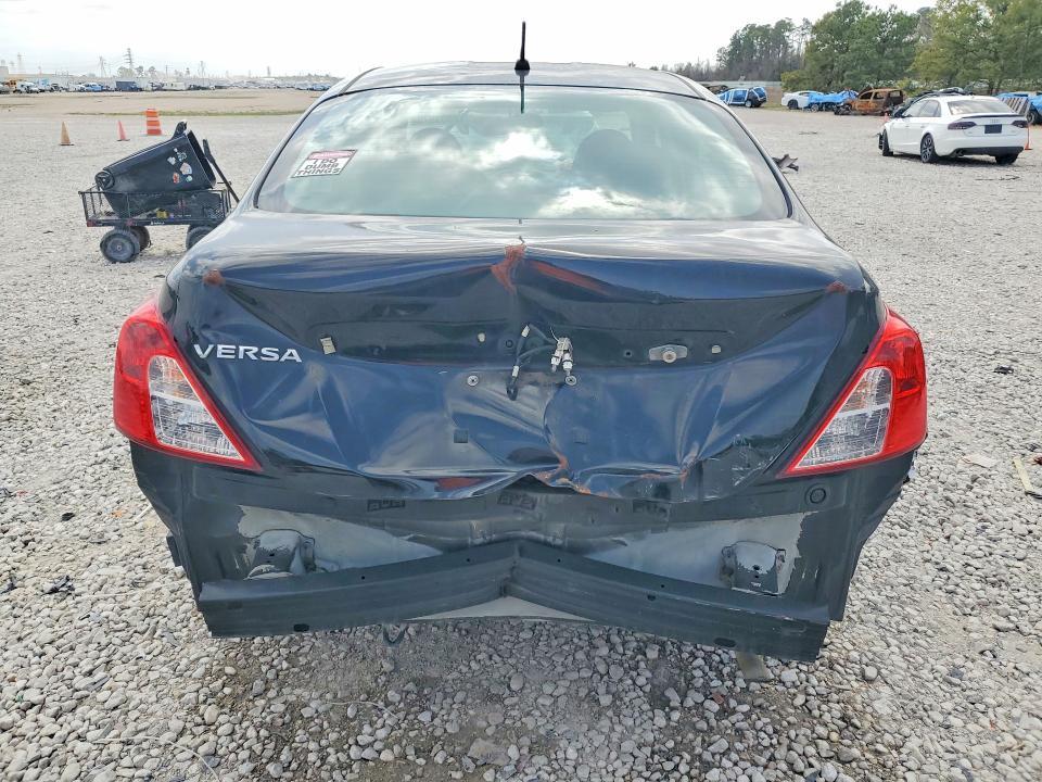 2015 Nissan Versa 1.6 s