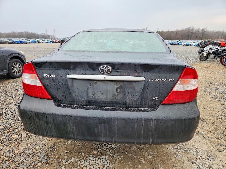 2004 Toyota Camry le