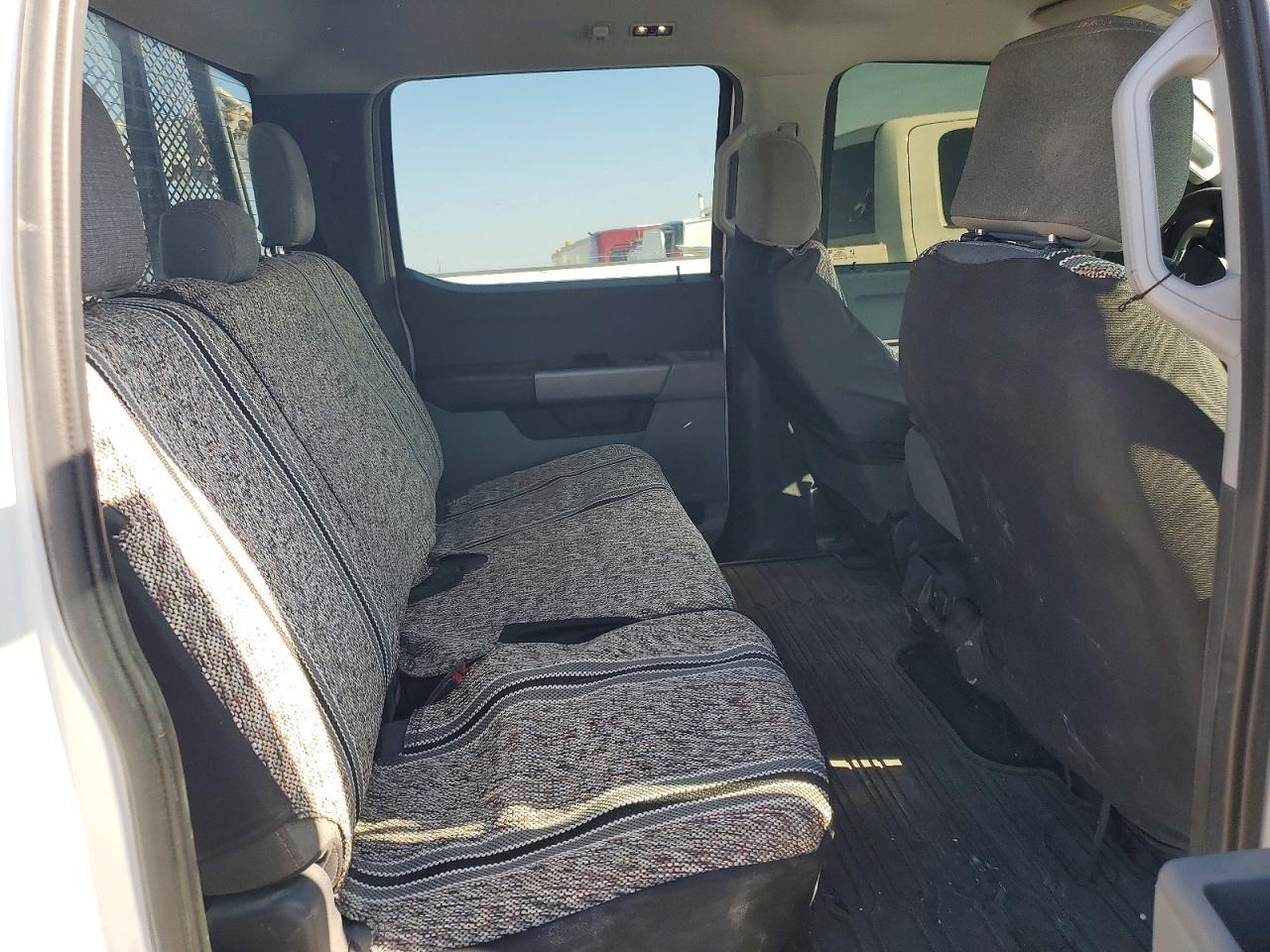 2024 Ford F250 Super Duty Flatbed Truck