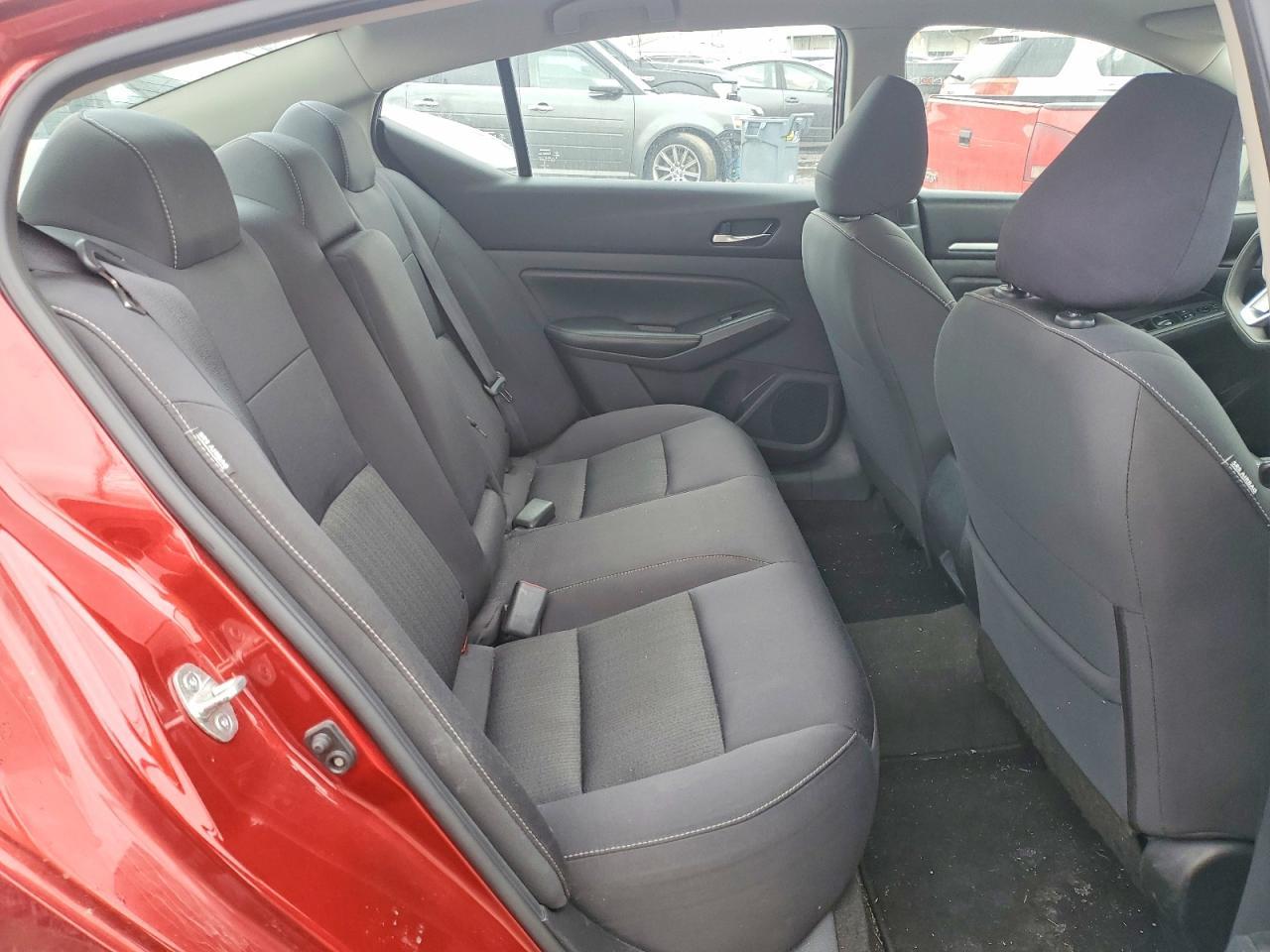 2022 Niss Altima sv