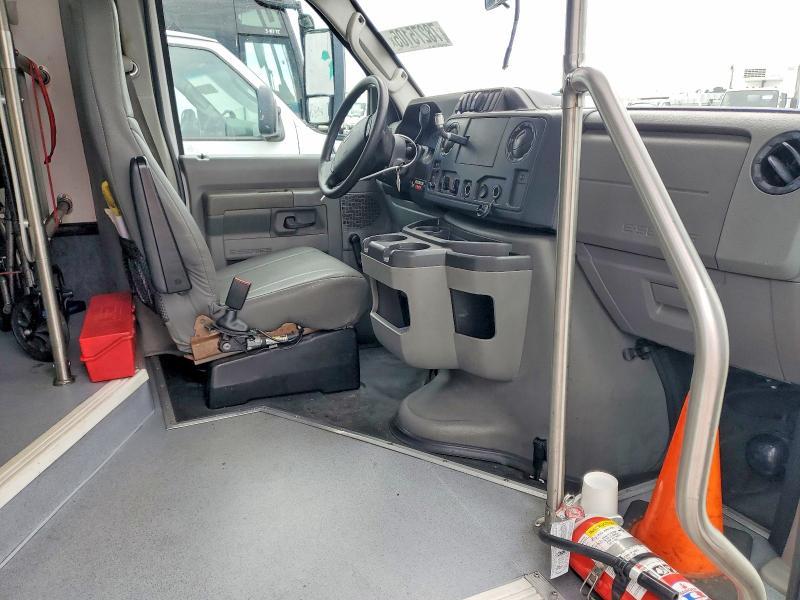 2017 Ford Econoline-Coach Bus