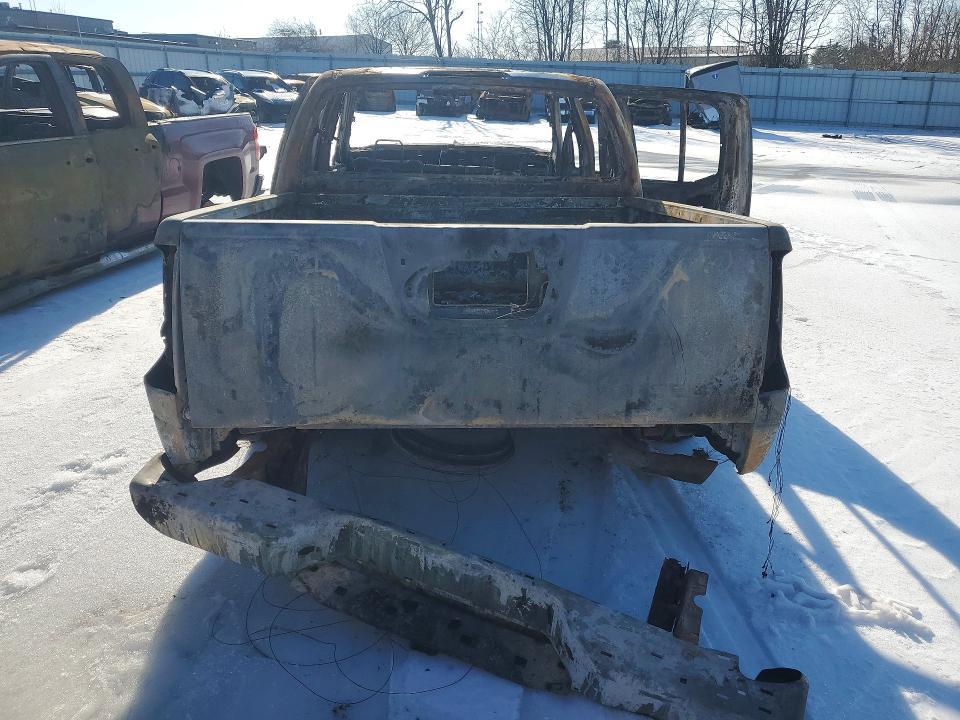 2006 Nissan Frontier Crew cab le