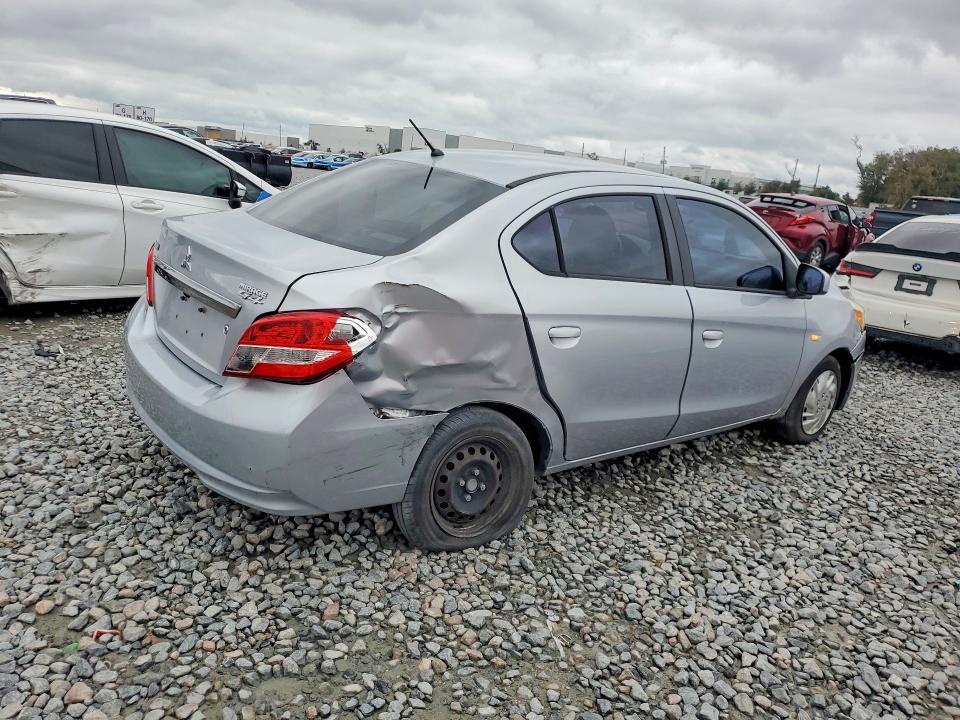 2017 Mitsubishi Mirage G4 es