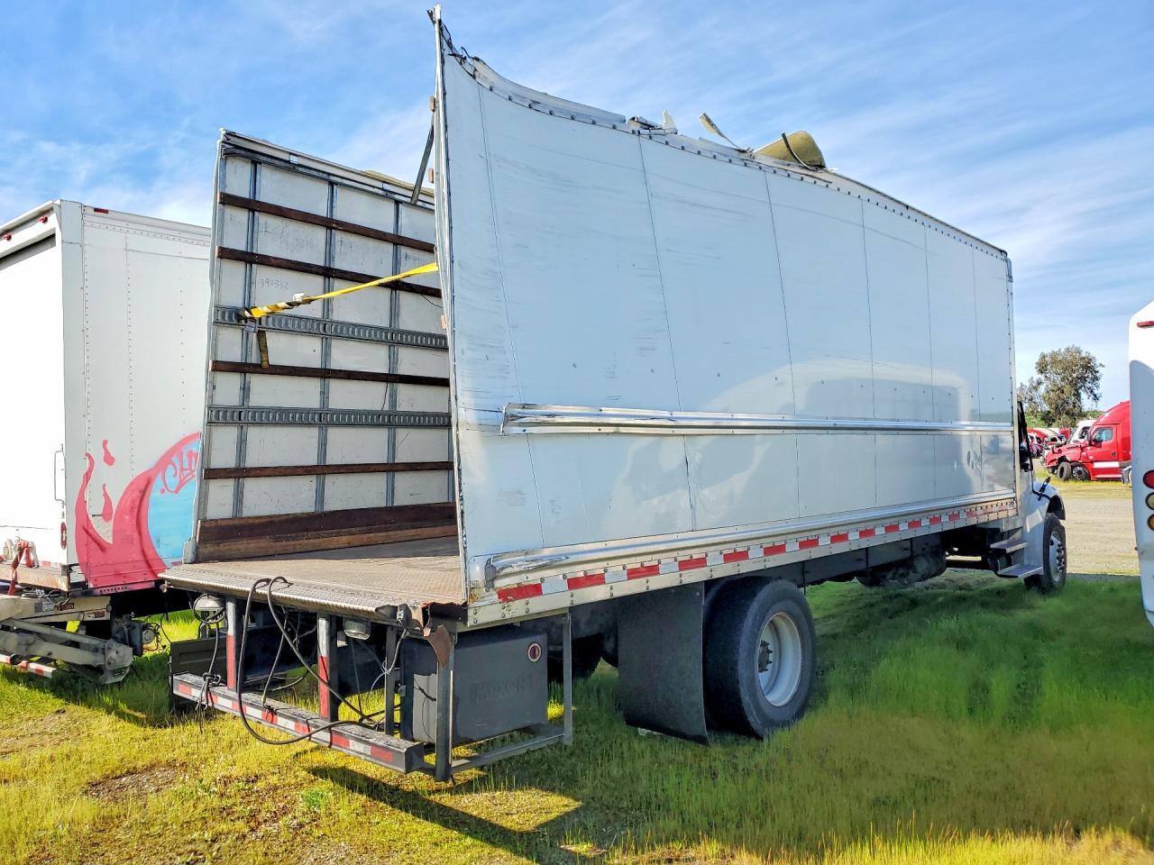 2022 Freigliner 2022 Freightliner Business Class M2 BOX Truck