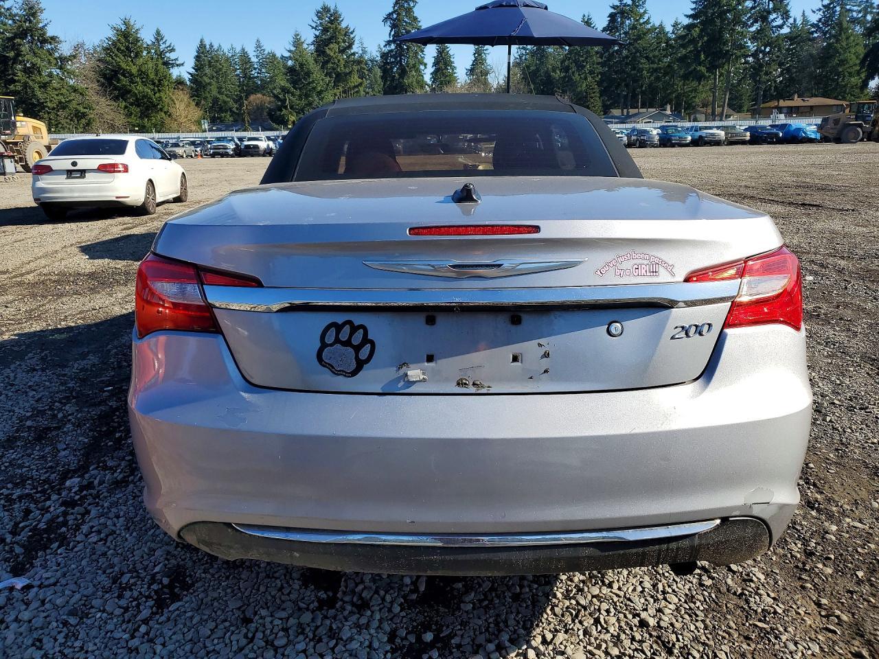 2013 Chrysler 200 Touring