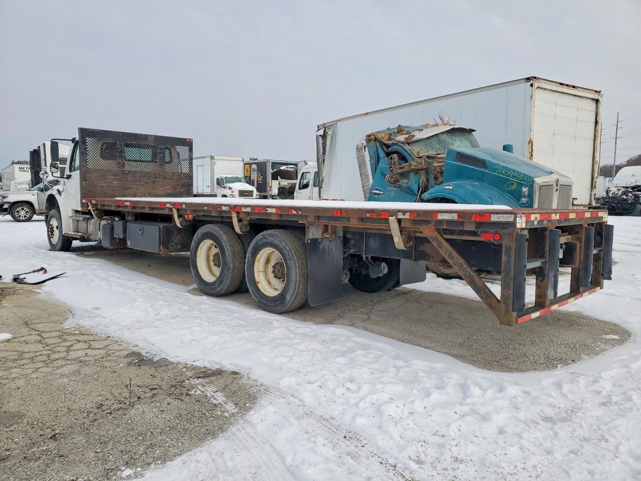 2017 Freightliner Business Class M2 Flatbed Truck