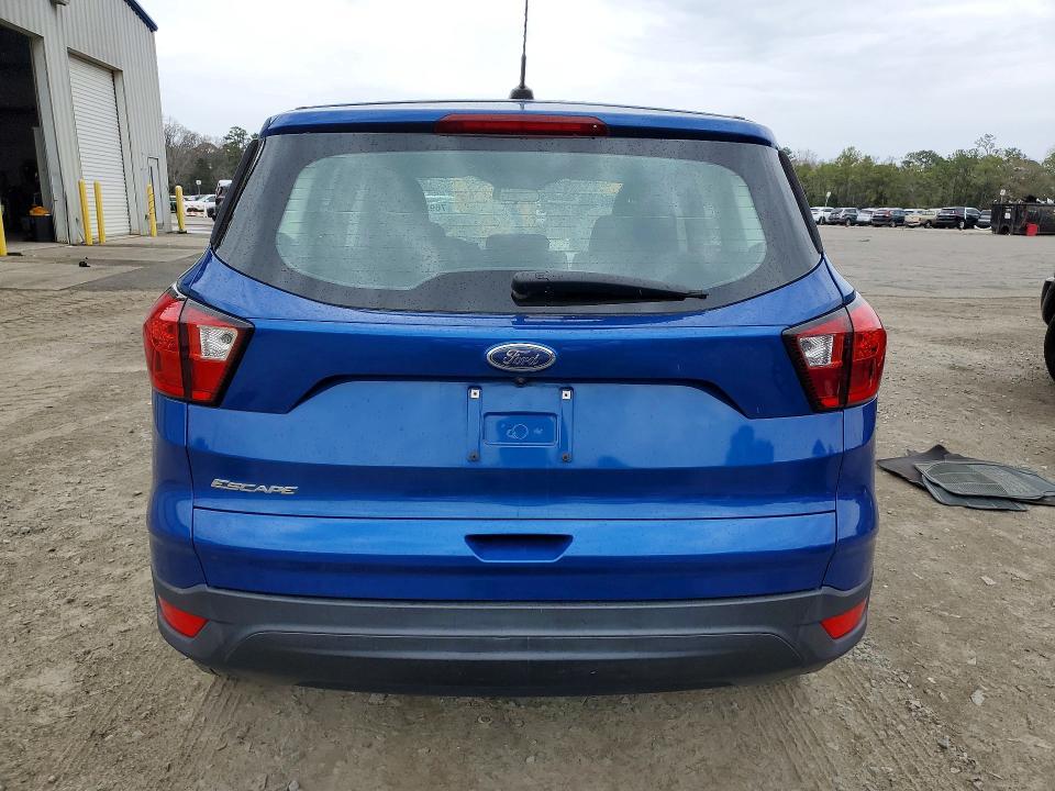 2019 Ford Escape s