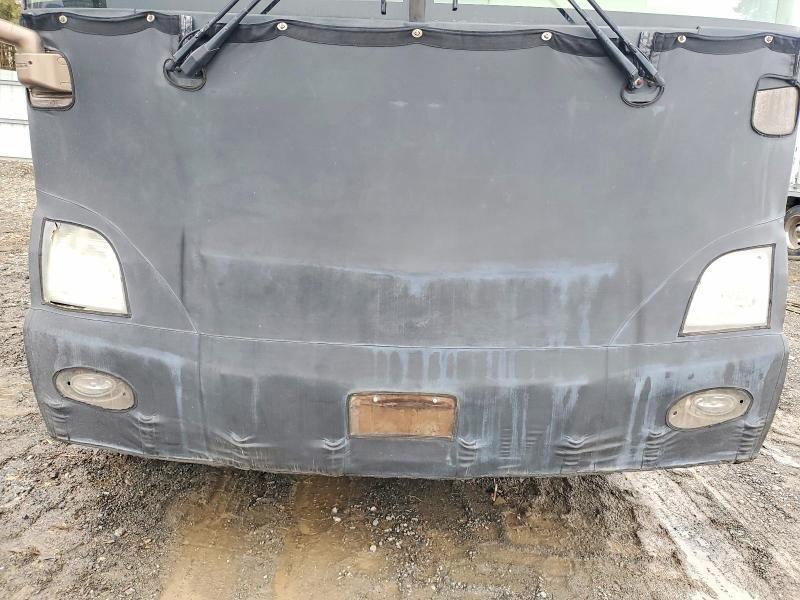 2004 Freightliner Chassis xc rv