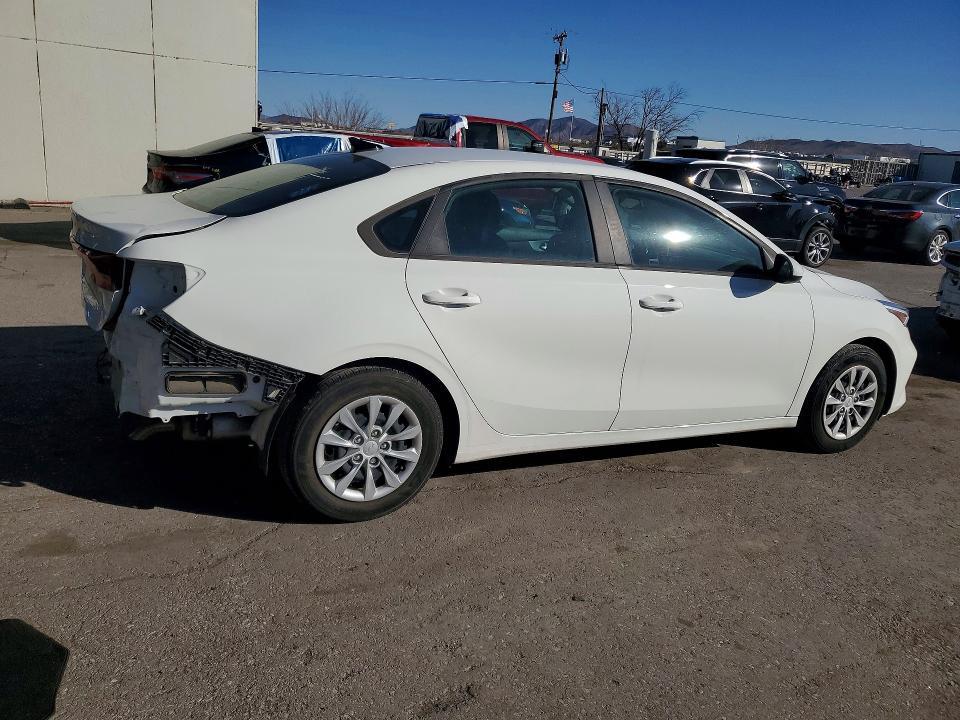 2023 KIA Forte lx