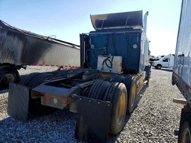 2001 Freightliner FLD132 Semi Truck