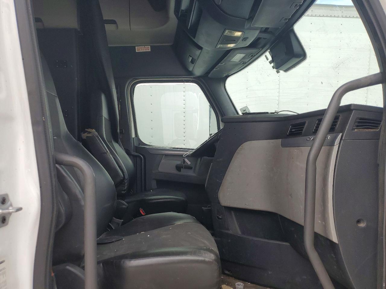 2021 Freigliner 2021 Freightliner Cascadia 126 Semi Truck
