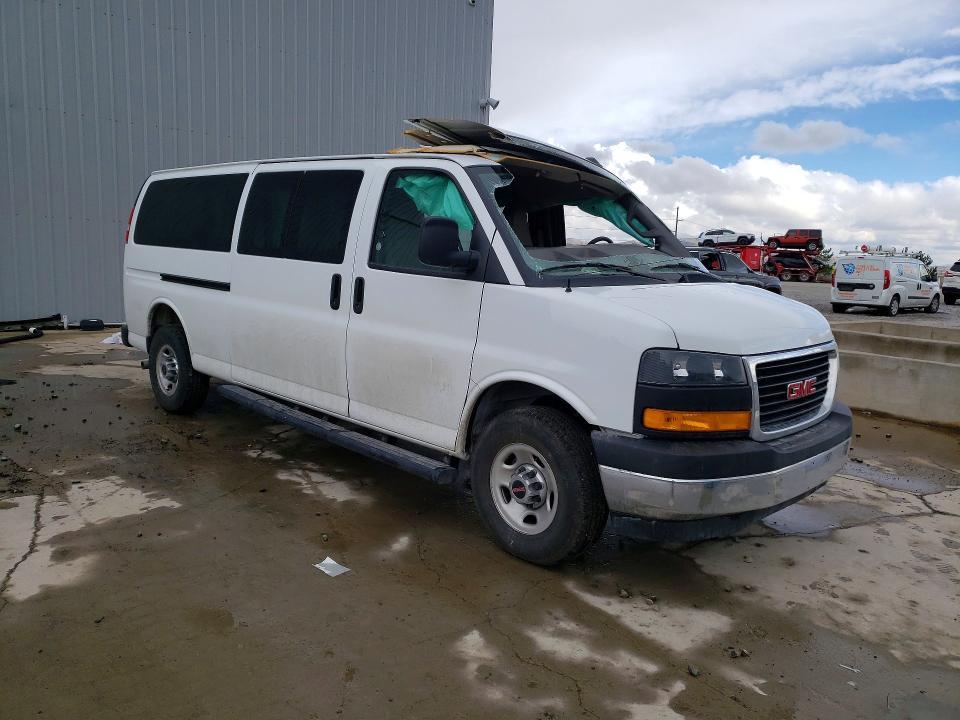 2025 GMC Savana G3500 lt
