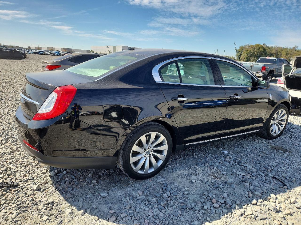 2015 Lincoln MKS