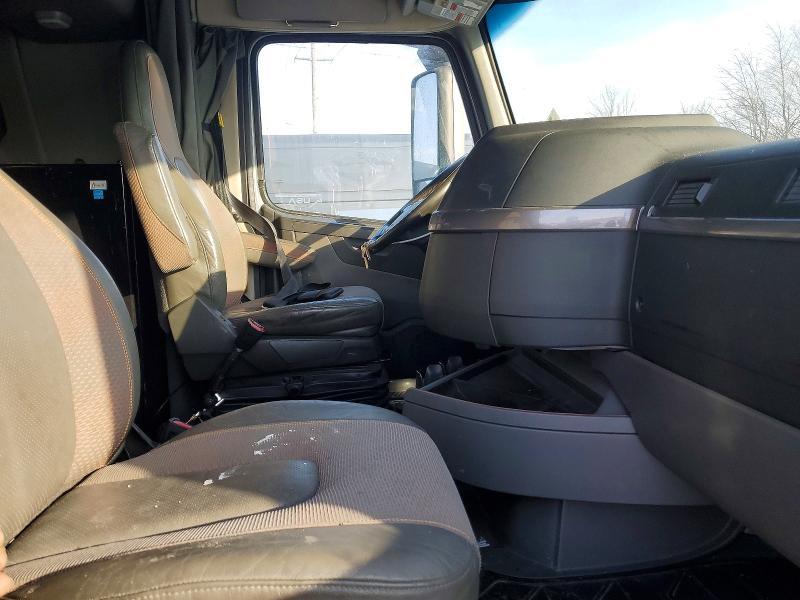 2019 Volv O VNL Semi Truck