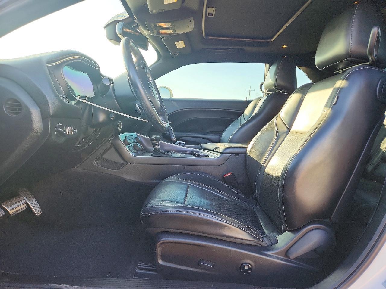 2016 Dodge Challenger sxt