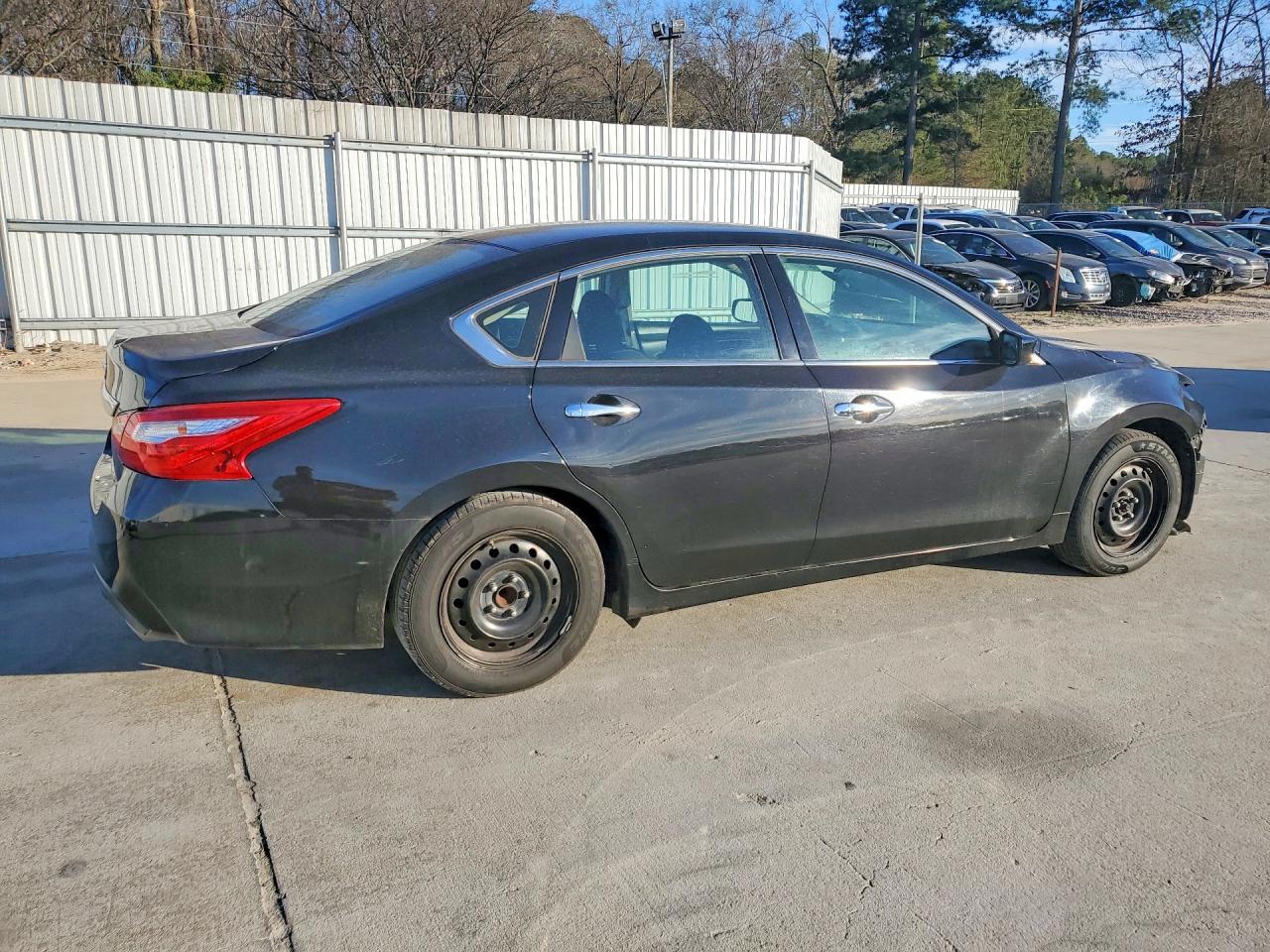 2017 Niss Altima 2.5 s
