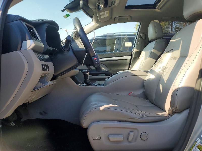 2018 Toyota Highlander se