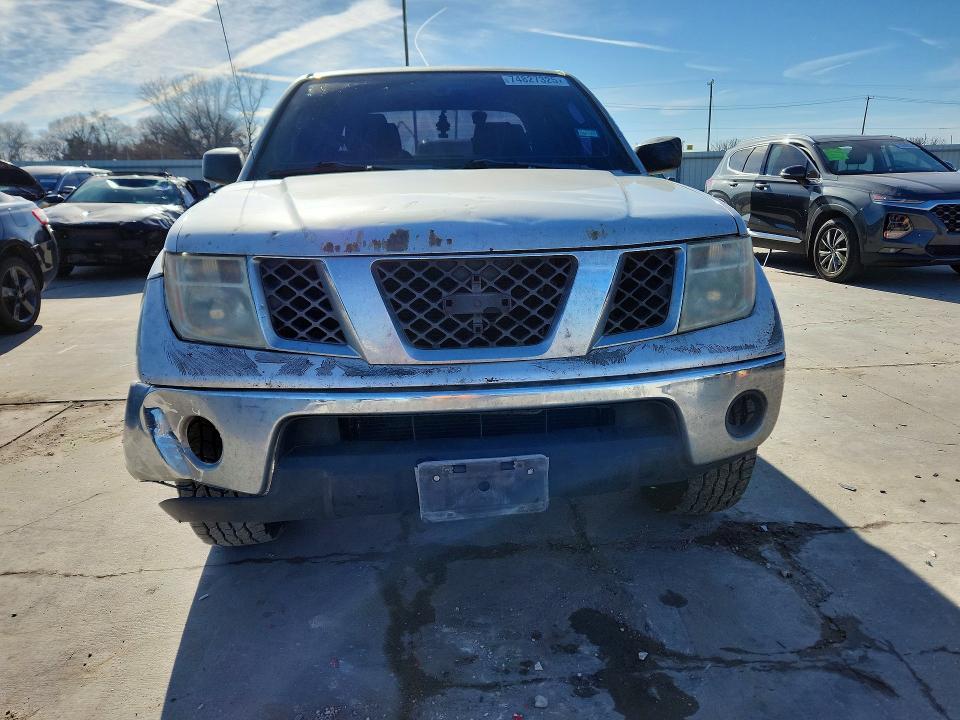 2008 Nissan Frontier Crew cab le