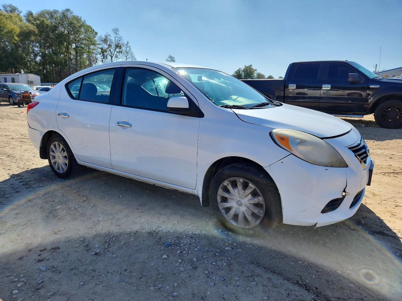 2012 Nissan Versa s