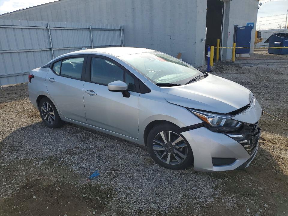 2023 Nissan Versa sv