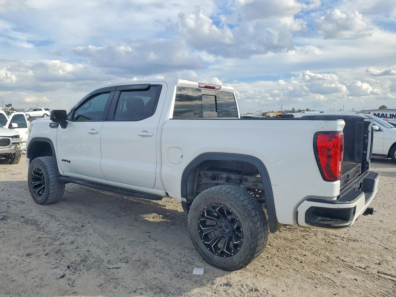 2022 GMC Sierra Limited K1500 AT4