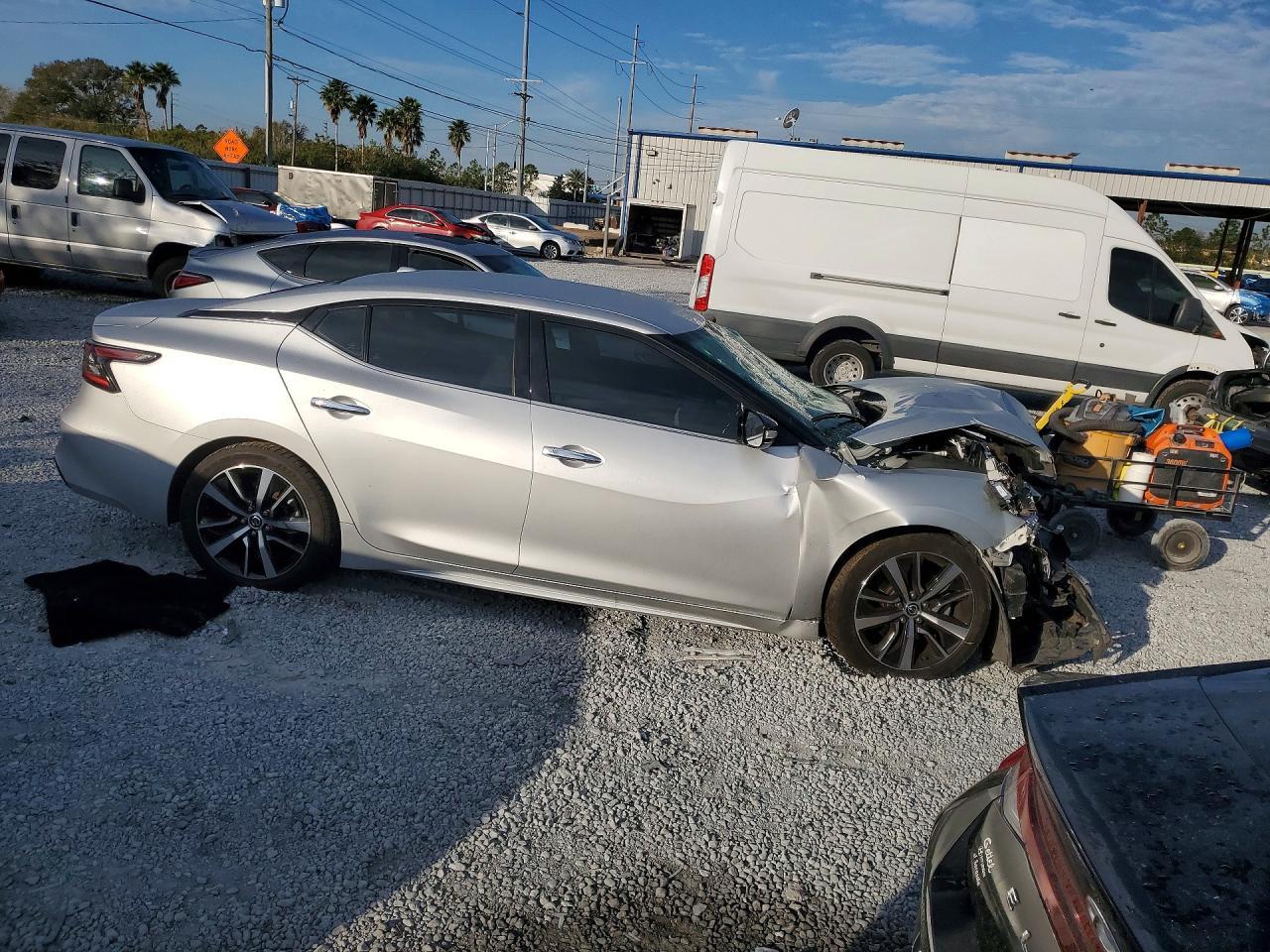 2022 Nissan Maxima sv