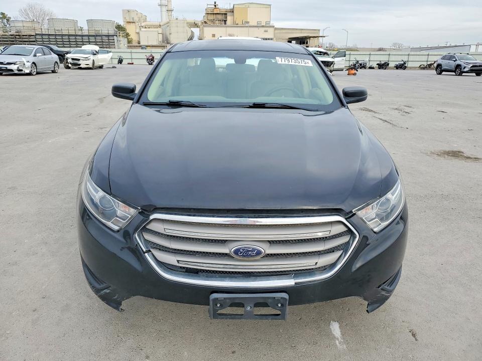 2016 Ford Taurus se