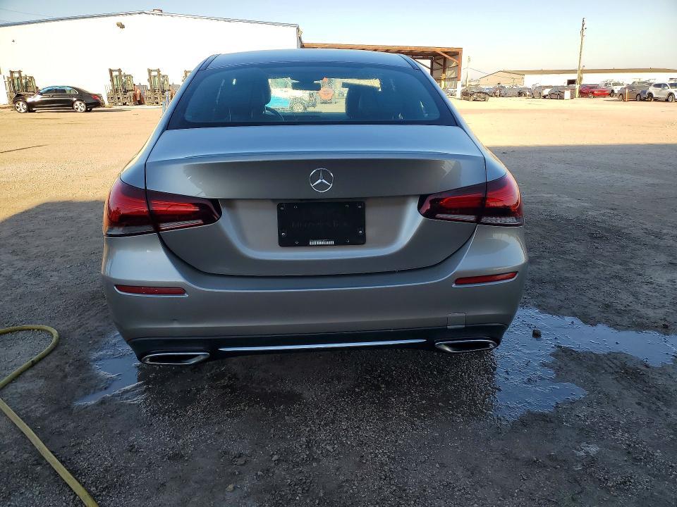 2019 Mercedes-Benz A 220
