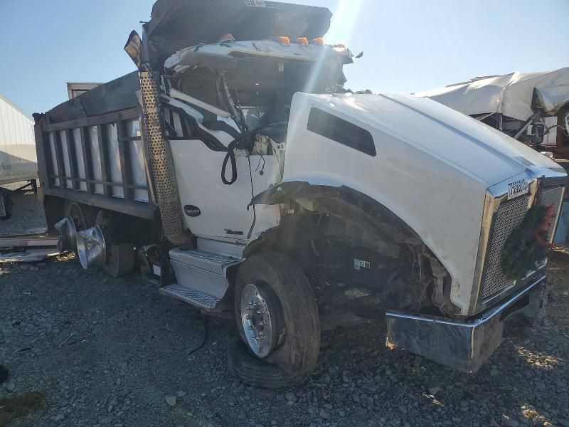 2018 Kenworth T880 Dump Truck
