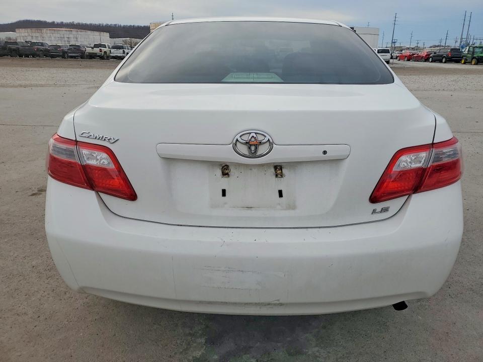 2009 Toyota Camry le
