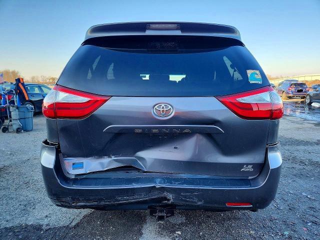 2016 Toyota Sienna le